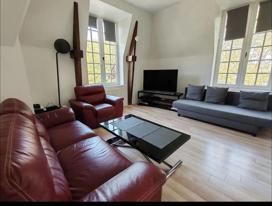 Un Appartement Dans Un Chateau Deauville Exterior foto